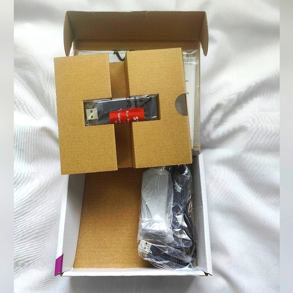 Netgear N300 WiFi USB Adapter - Picture 7 of 7